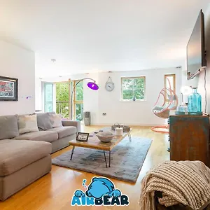 Large Boutique Harbourside Apartment - Football Table (Adults Only) , Bristol United Kingdom